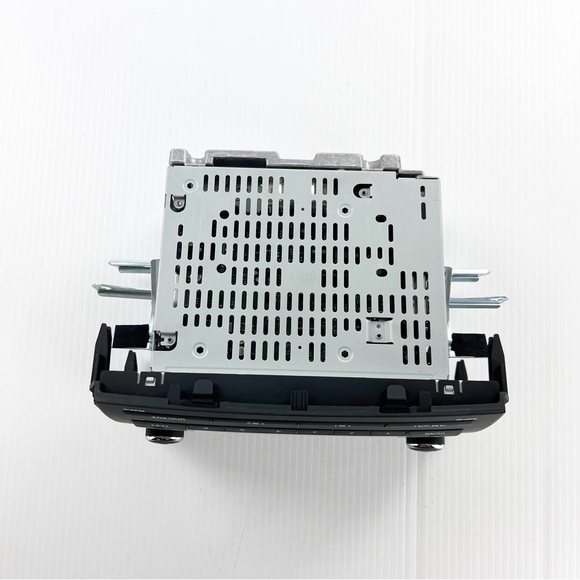 Genuine OEM Toyota Corolla 09-10 Car Radio Receiver CD Player - Picture 5 of 8